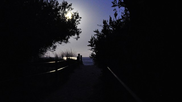 Beach Walkway to the Full Moon 21-August-2013